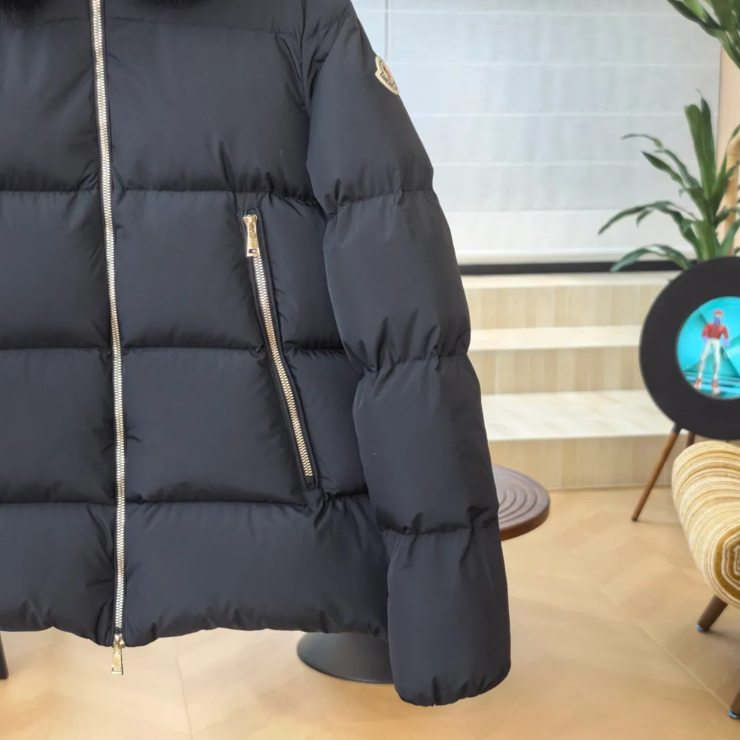 【Original Authentic 】 #Moncer｜ SS 26 Laichefur Hooded Shearling-Trimmed Short Down Jacket A #T 76# Size: 0# 1# 2# 3# Colorway: Black/Black Beige/Beige